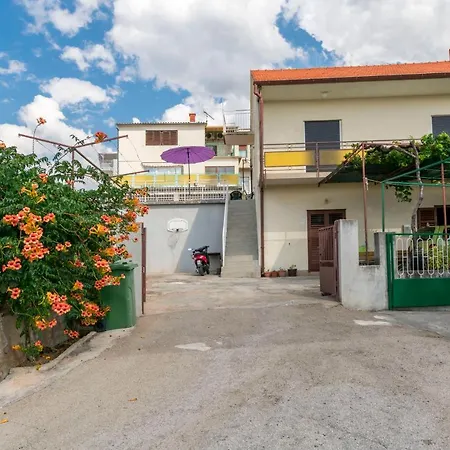 Lele Apartman