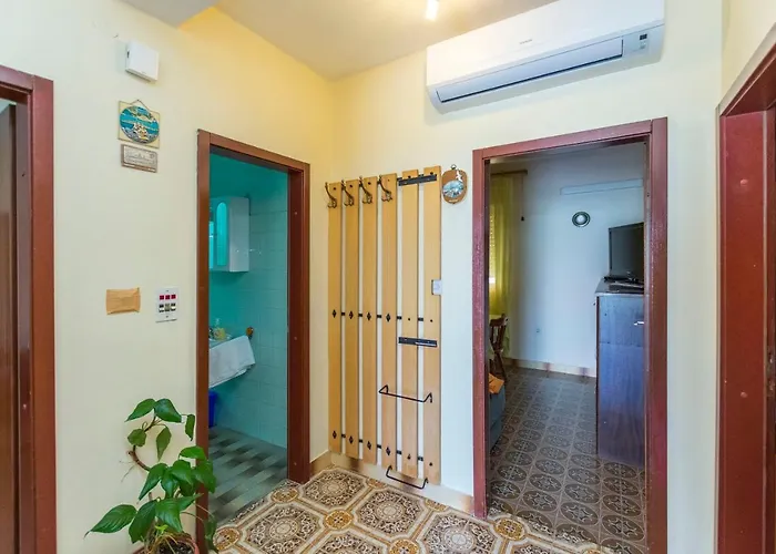 Apartman Lele *